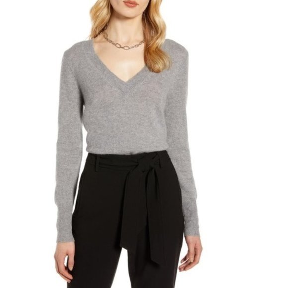 Halogen V-Neck Cashmere Sweater - Picture 1 of 8
